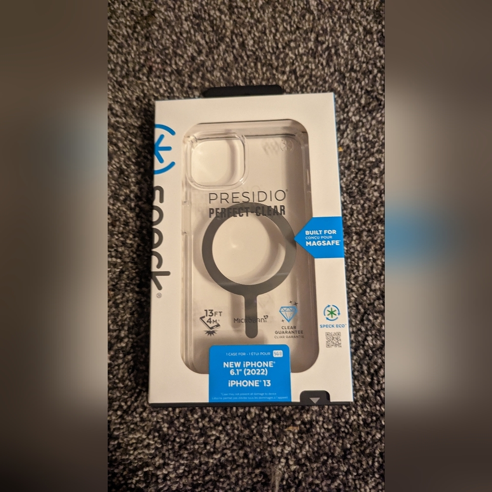 Clear magsafe case for iPhone 13 and iPhone 14